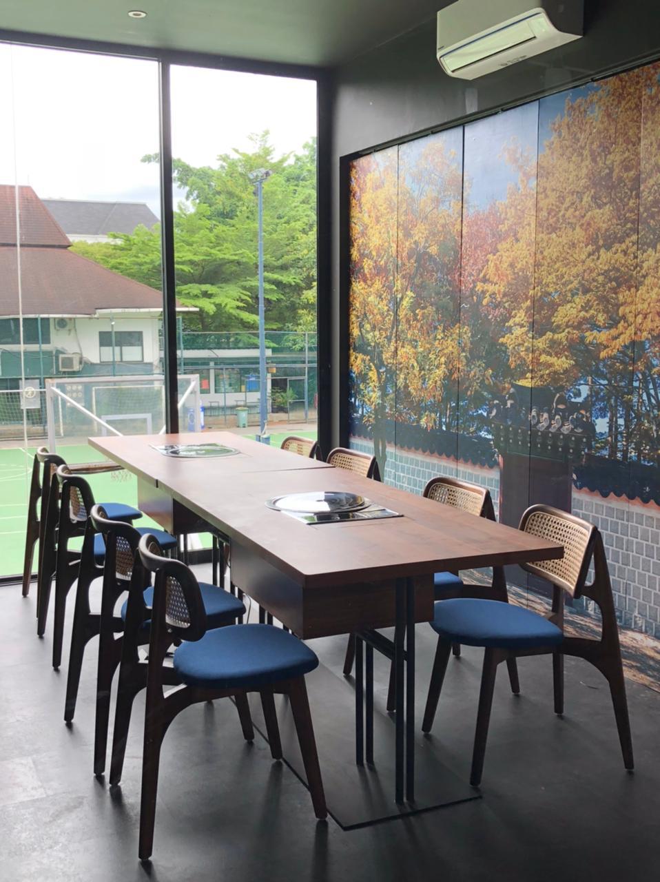 Suasana restoran Drumstairs yang menawarkan konsep kubikel sebagai bagian dari implementasi masa pandemi yang memprioritaskan protokol kesehatan. (Sumber: Drumstairs) Suasana restoran Drumstairs yang menawarkan konsep kubikel sebagai bagian dari implementasi masa pandemi yang memprioritaskan protokol kesehatan. (Sumber: Drumstairs)