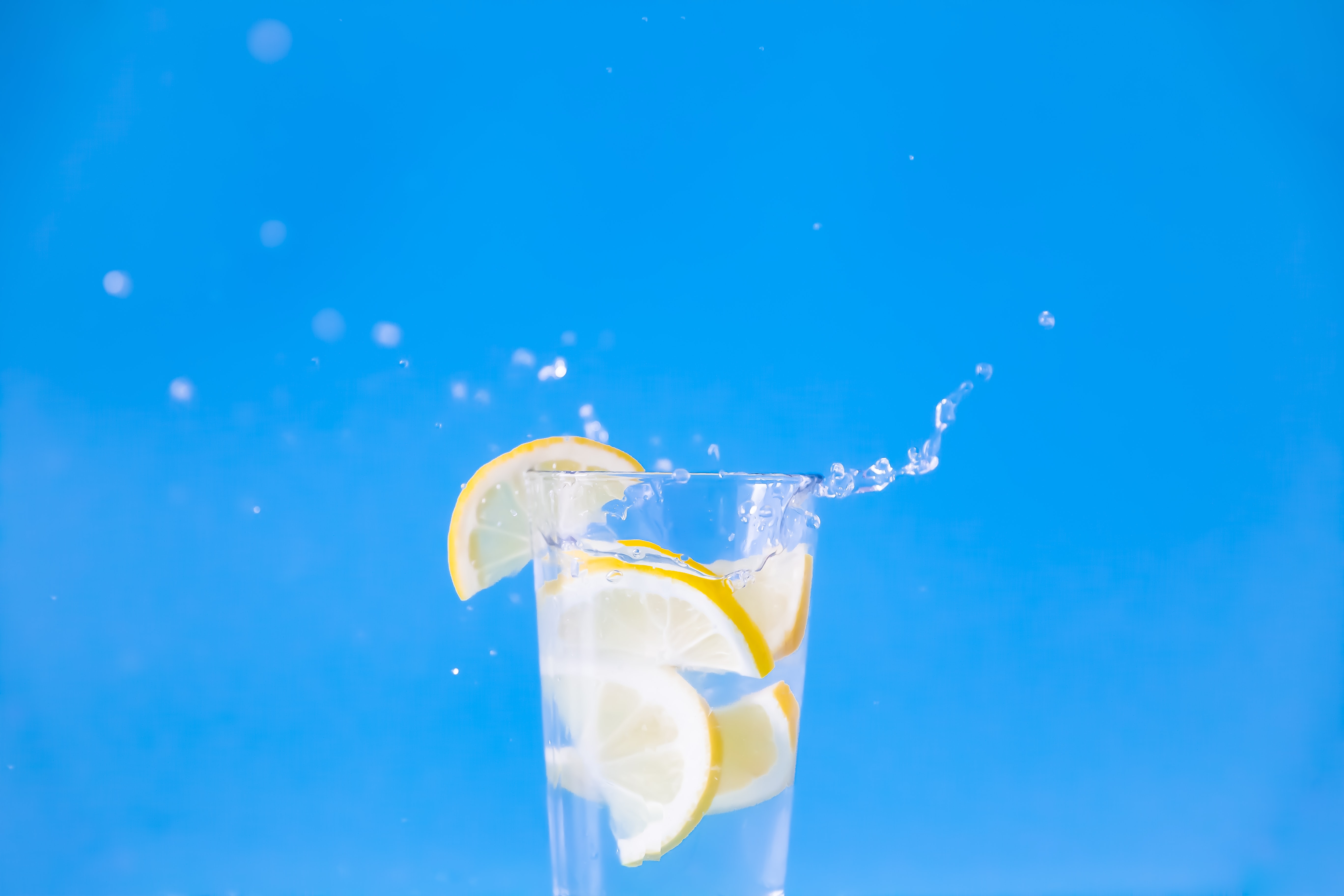 Ilustrasi air lemon.(Dok. Alicja Gancarz dari Unsplash) Ilustrasi air lemon.(Dok. Alicja Gancarz dari Unsplash)