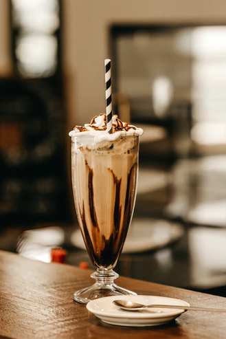 Milkshake-Jonathan Borba (Unsplash)