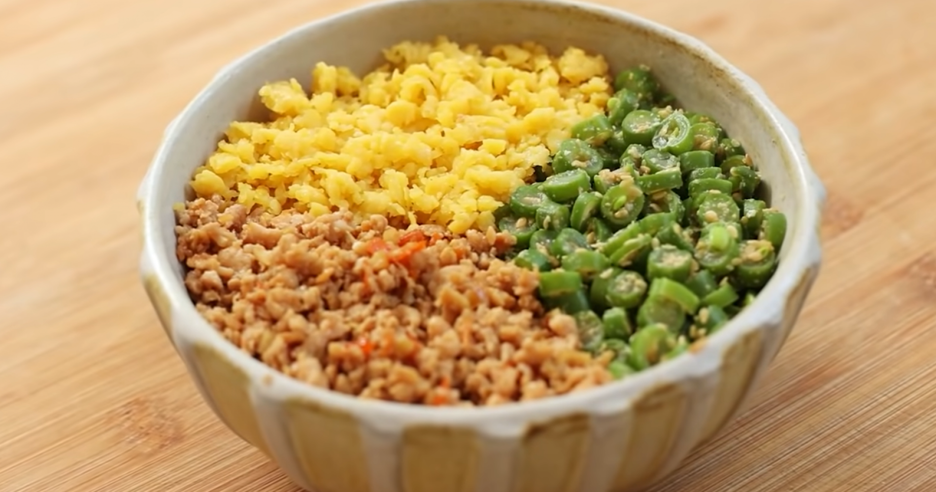 Resep Nasi Ayam Tori Soboro Versi Indonesia ala Devina Hermawan, Mudah & Sehat!
