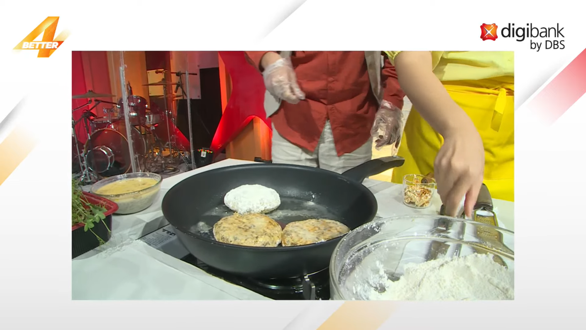 Steak tempe dimasakan dengan teknik pan seared menggunakan butter. (Dok. Tangkapan Layar Youtube Digibank by DBS) 