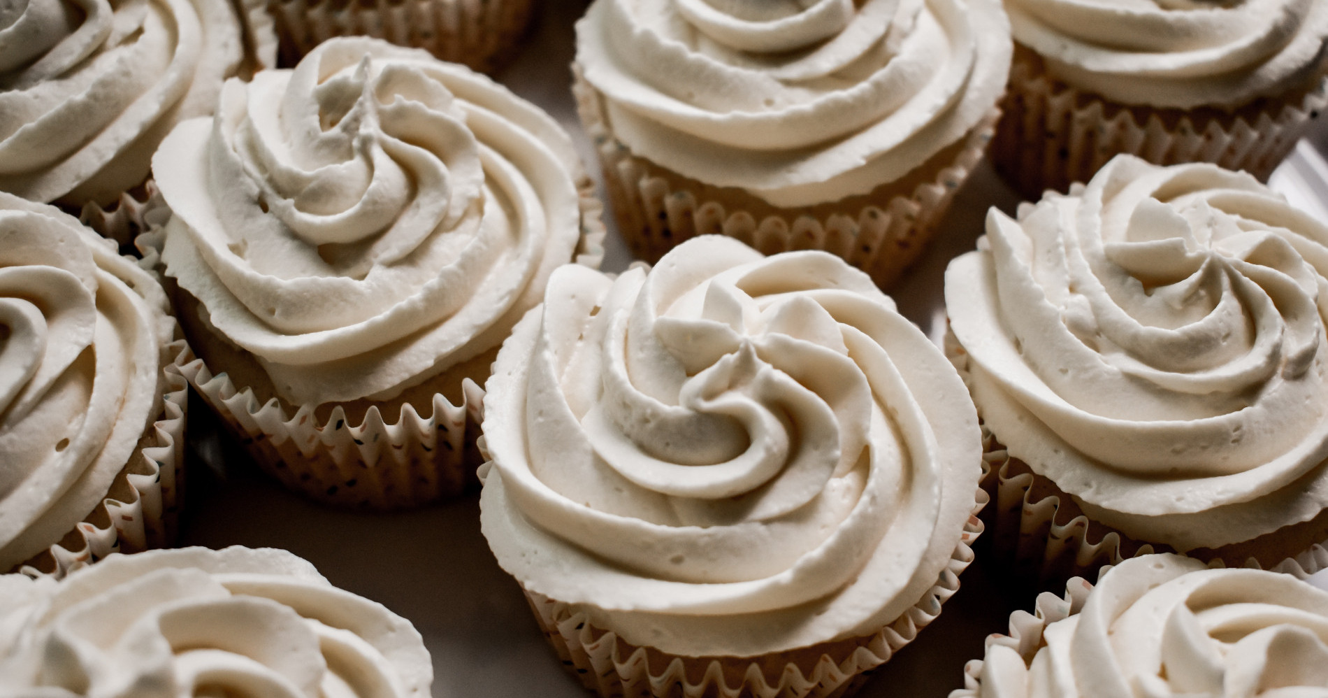Begini Cara Membuat Vanilla Buttercream buat Frosting Kue