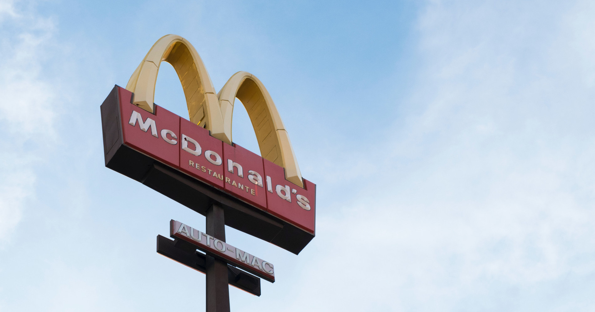 Viral Video Makan Sambil Bersepeda di Restoran, Ini Kata McDonald's