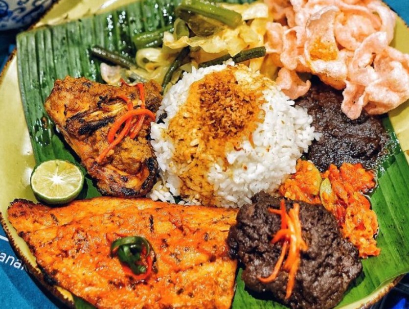 Nasi Padang (Dok. Minang Tourism) Nasi Padang (Dok. Minang Tourism)