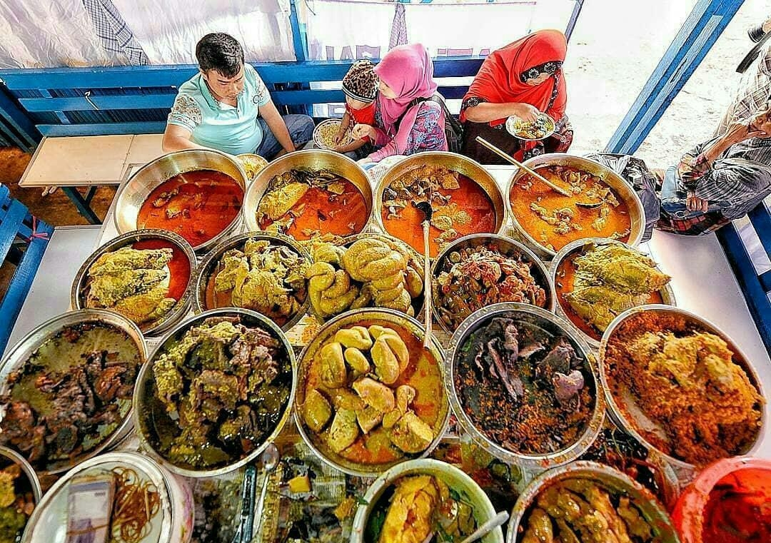 Penyajian Nasi Kapau (Dok. Saribundo) Penyajian Nasi Kapau (Dok. Saribundo)