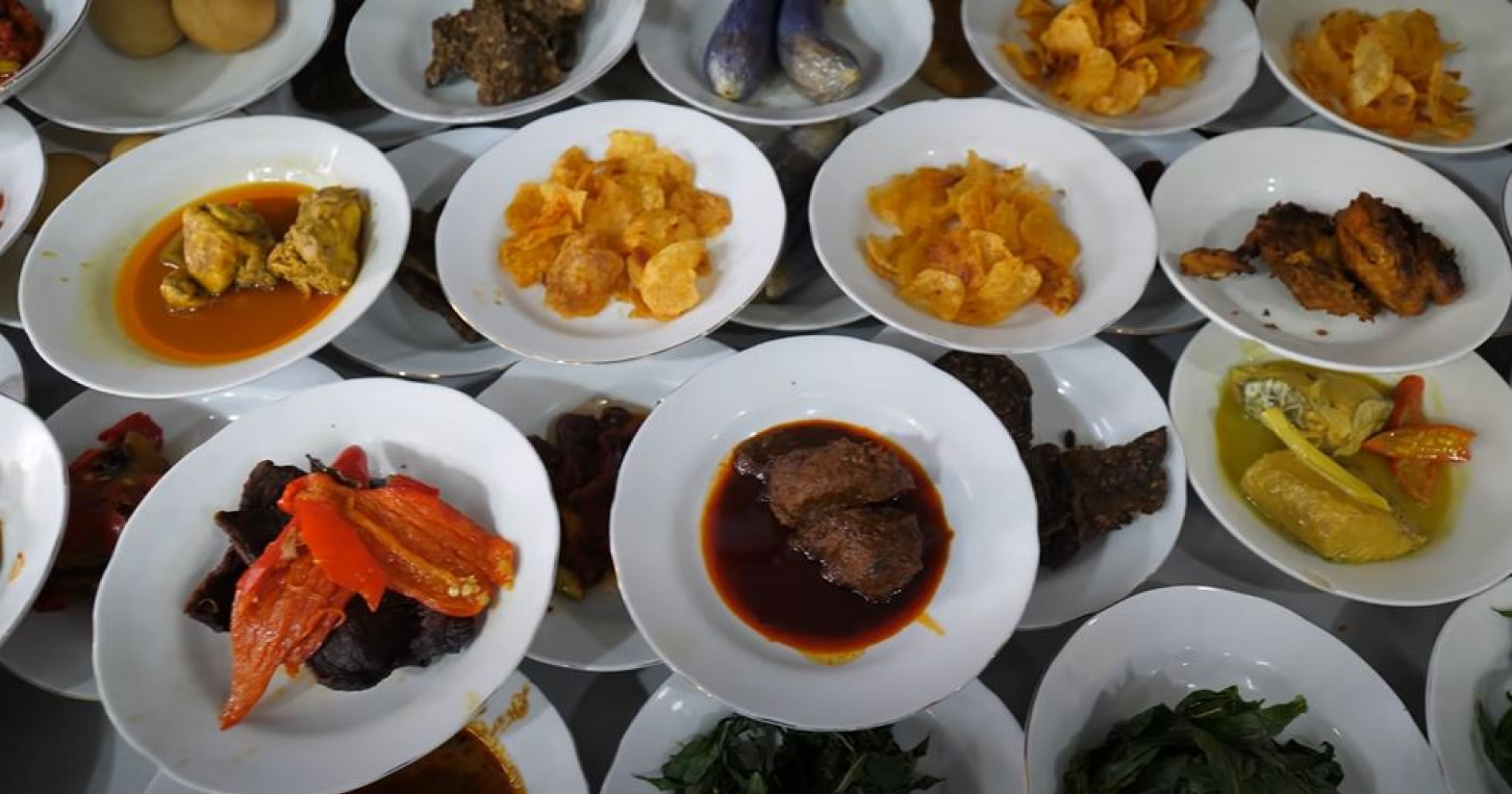 Serupa Tapi Tak Sama, Ini 5 Perbedaan Nasi Padang & Kapau