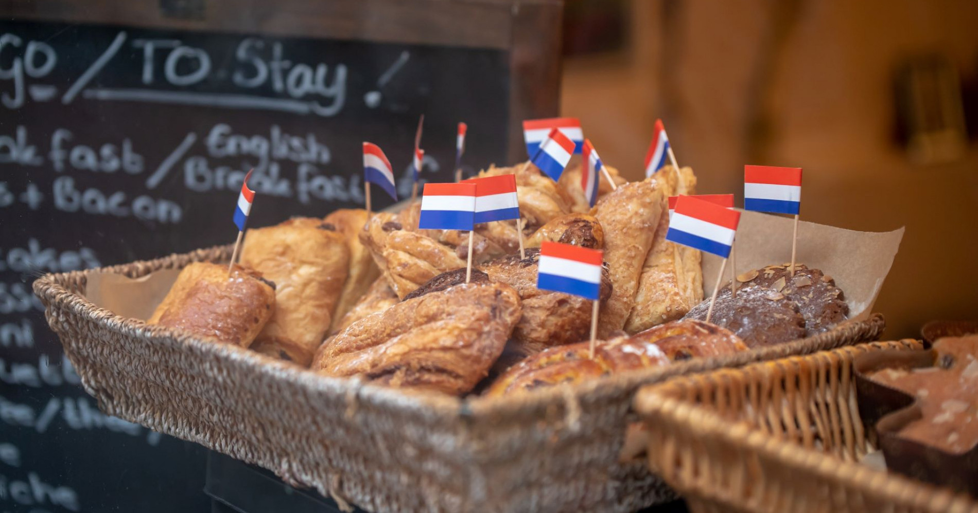 10 Makanan Khas Belanda Selain Keju Gouda dan Ikan Herring