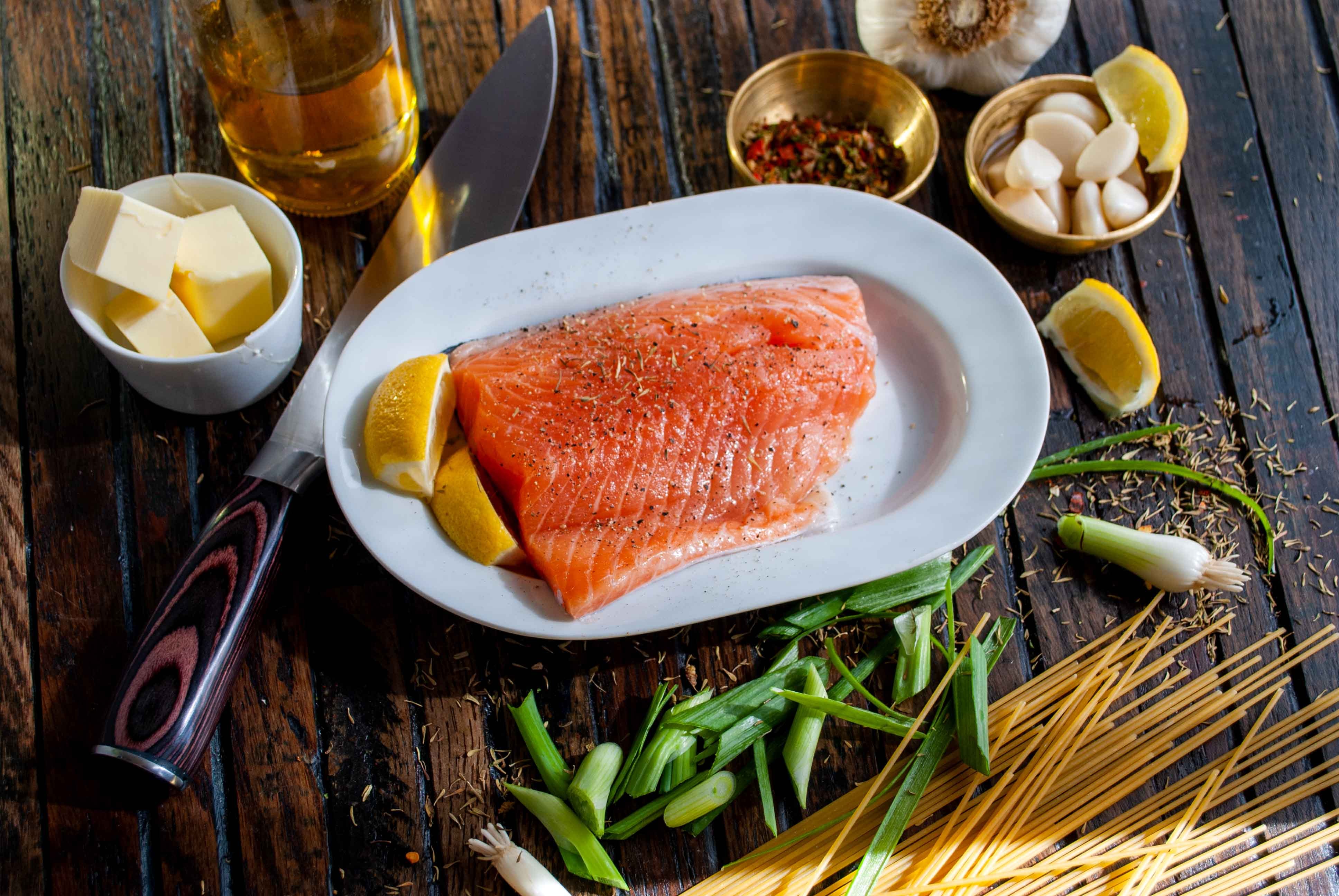 Salom bisa dikreasikan menjadi hidangan salmon mentai (Sumber gambar: David B Townsend/Unsplash) Salom bisa dikreasikan menjadi hidangan salmon mentai (Sumber gambar: David B Townsend/Unsplash)