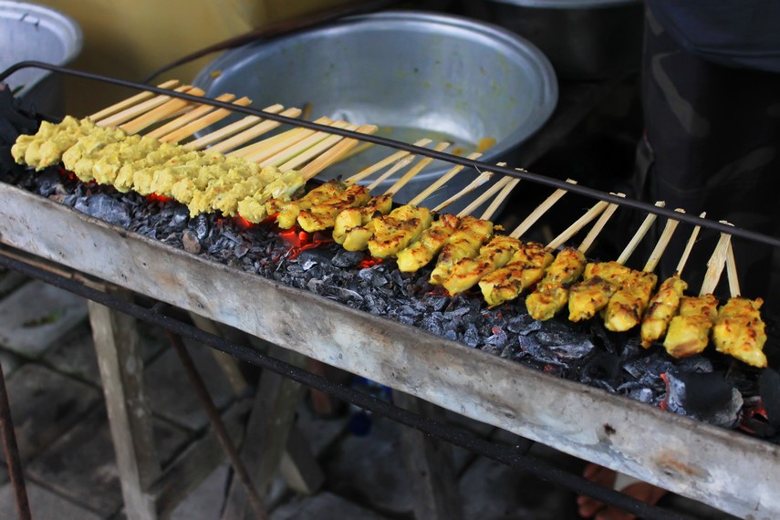 Sate Lilit (Sumber gambar: Indonesia Kaya) Sate Lilit (Sumber gambar: Indonesia Kaya)