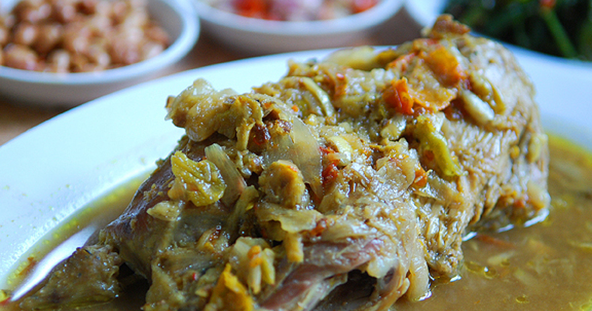 Ayam Betutu hingga Nasi Tepeng, Cicipi 10 Makanan khas Bali yang Lezat Ini