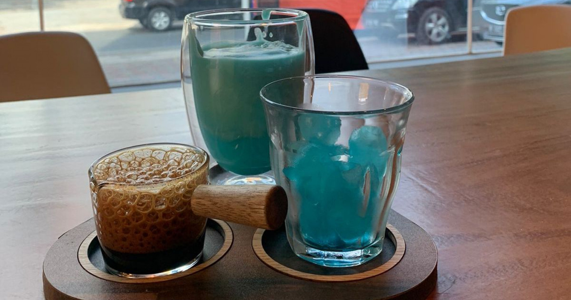 Uniknya Kopi Boom, Sensasi Es Kopi yang Meledak di Mulut