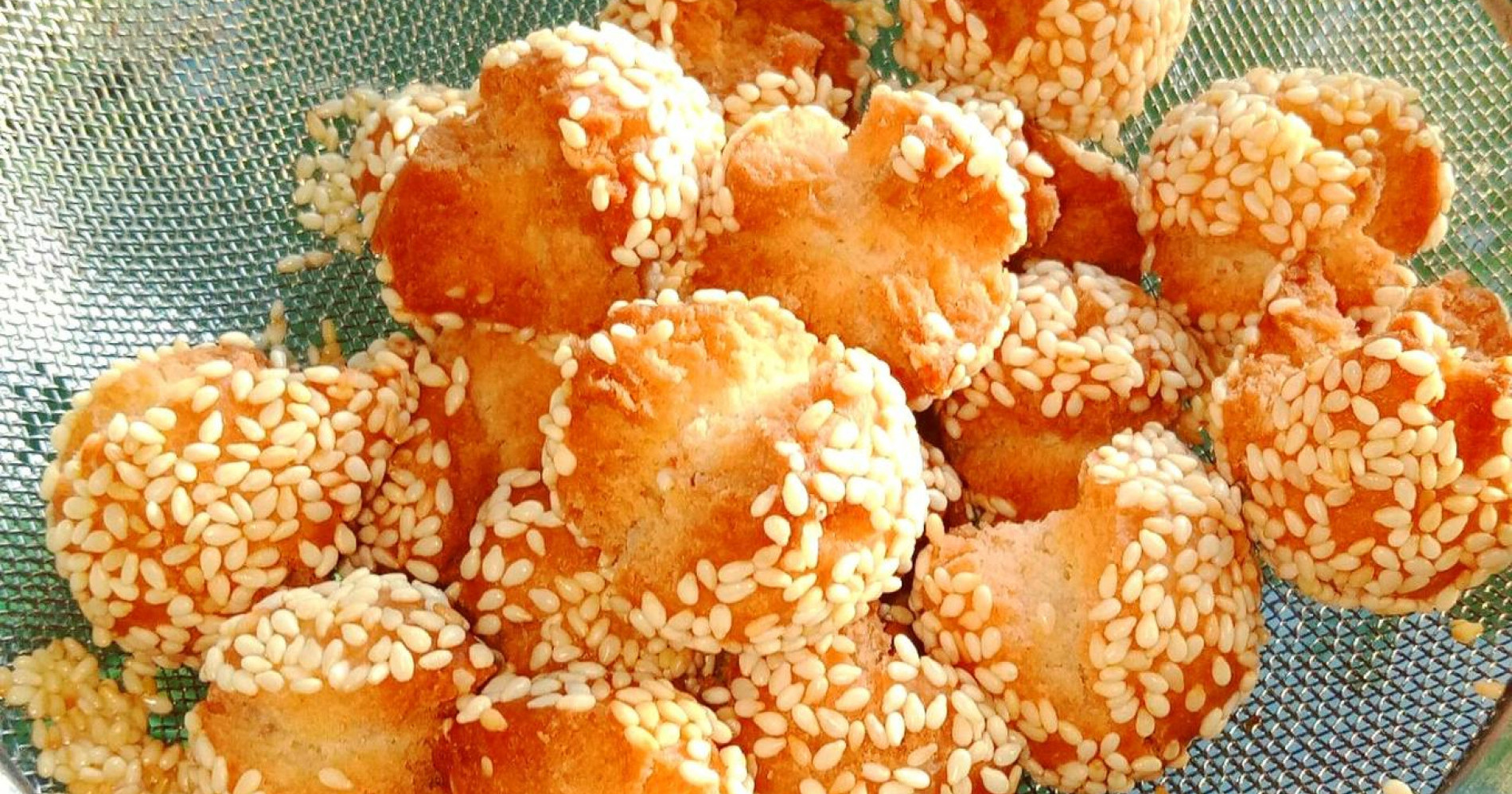 Resep Onde-Onde Ketawa, Camilan Mini Renyah & Mekar khas Pematangsiantar