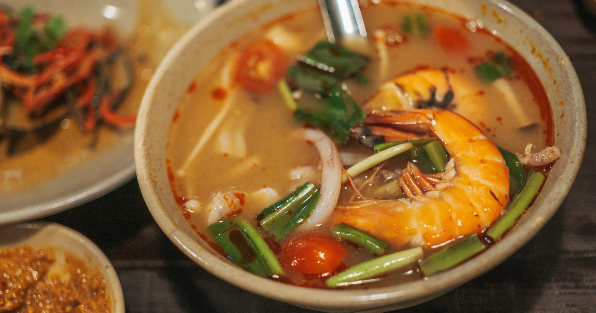 Tom Yum, Makanan Khas Thailand yang Paling Banyak Dicoba Warga Indonesia