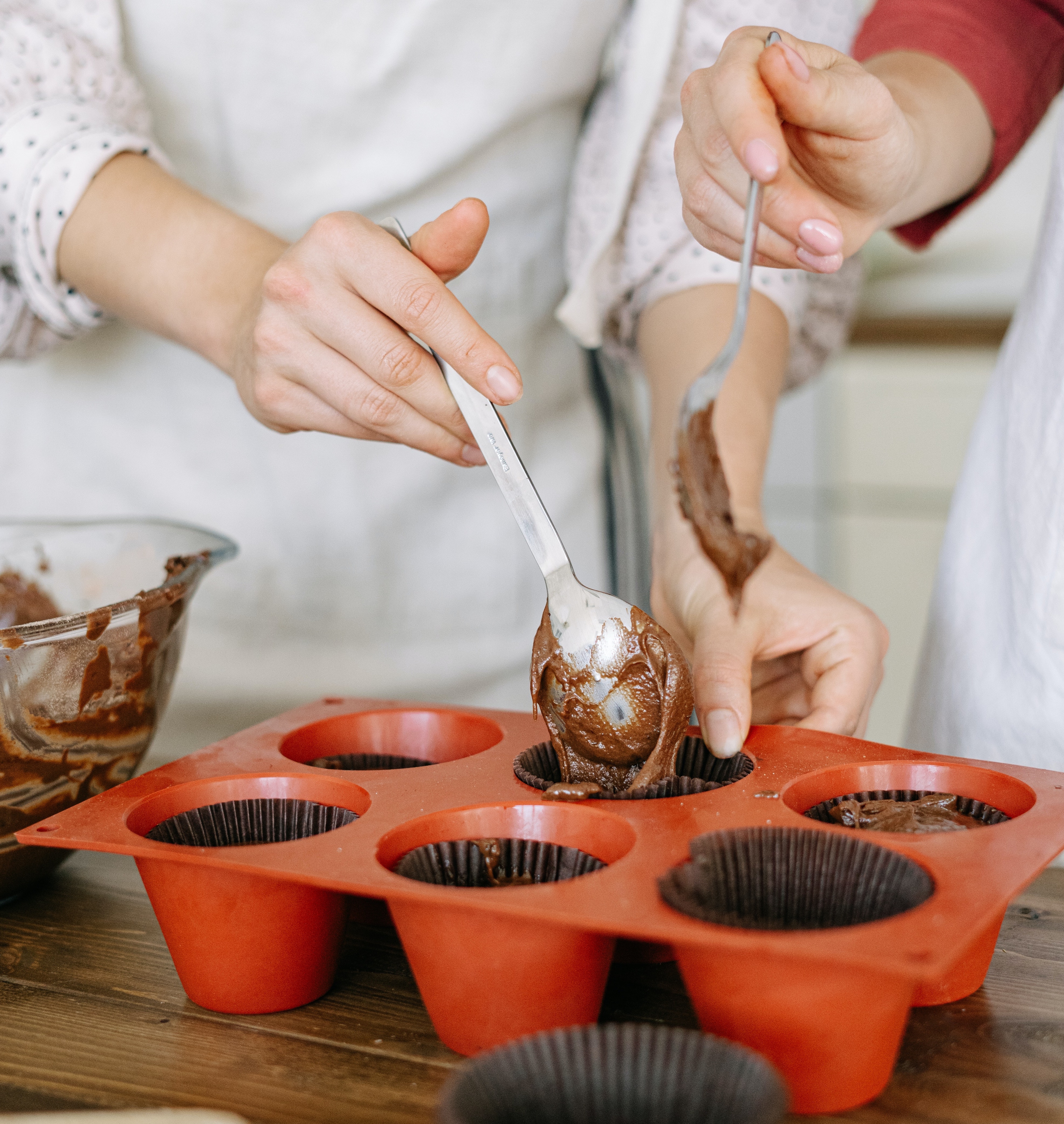Ilustrasi membuat Oreo buttercream frosting cup cake (Sumber gambar: Ivan Samkov/Pexels) Ilustrasi membuat Oreo buttercream frosting cup cake (Sumber gambar: Ivan Samkov/Pexels)