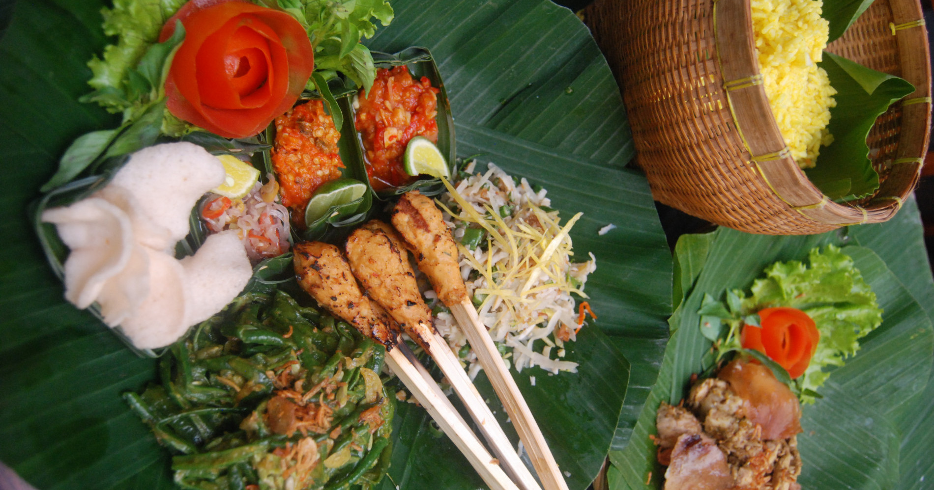 Selain Warung Mak Beng, Cek 4 Kuliner Legendaris di Bali yang Tak Boleh Dilewatkan