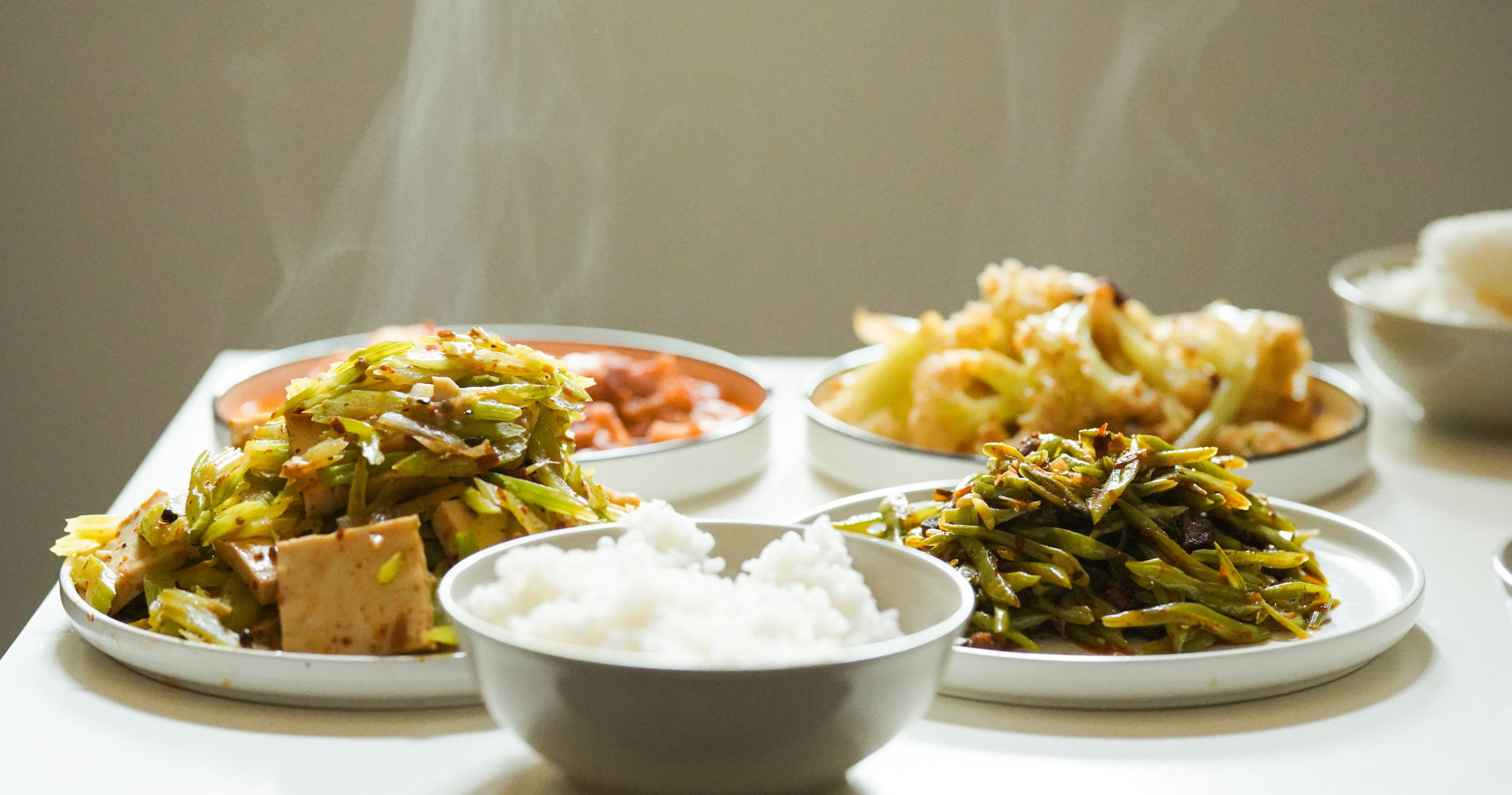 Nikmatnya Sepiring Nasi, Secangkir Kopi, dan Ancaman Perubahan Iklim di Masa Depan
