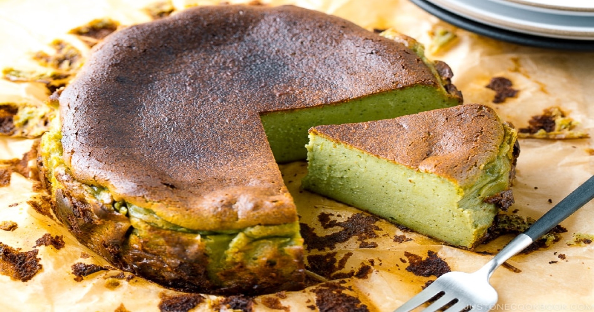 Resep Matcha Burnt Cheesecake, Dessert Teh Hijau dan Keju yang Lembut dan Creamy