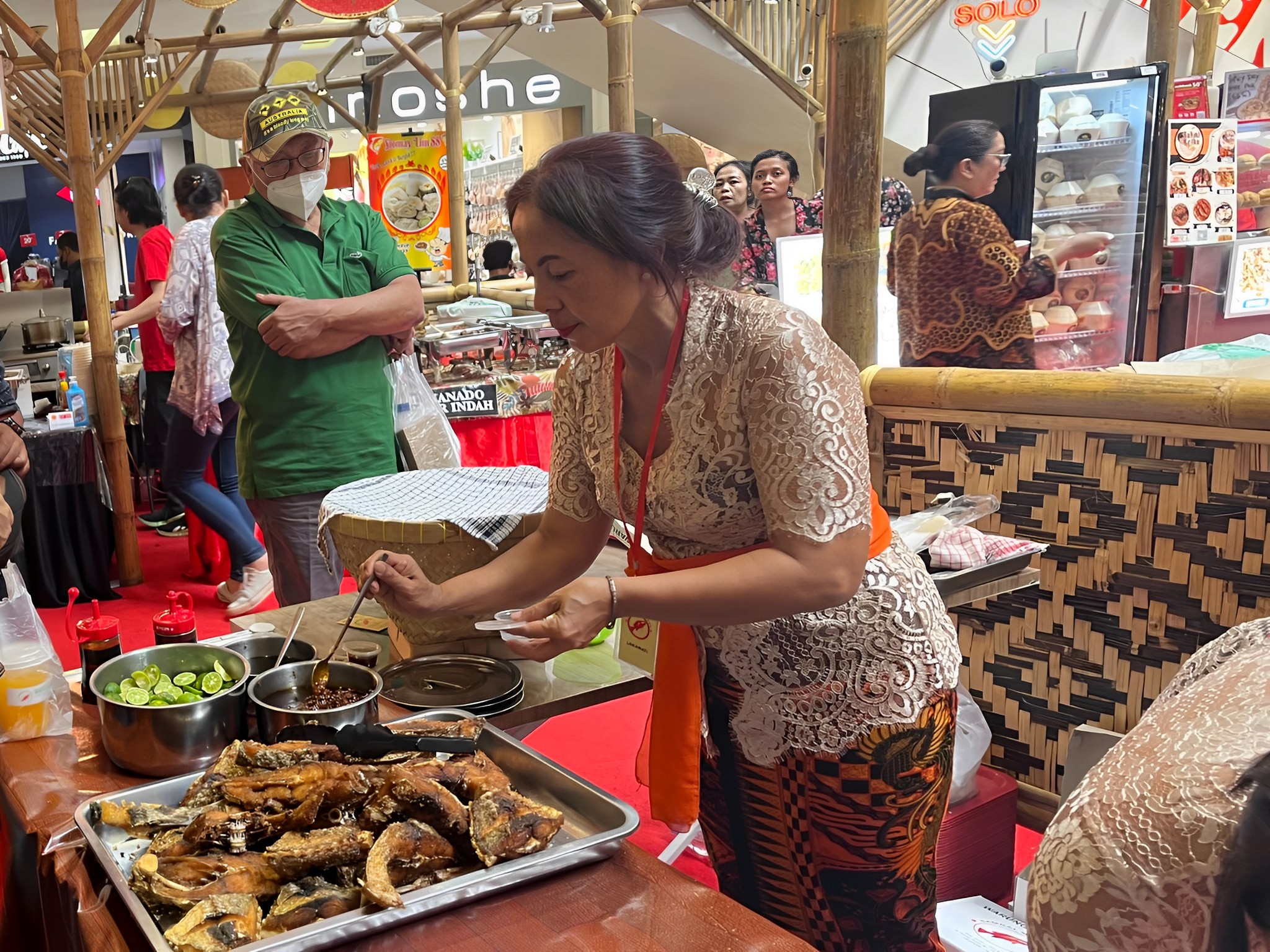 Warung Mak Beng di Kampoeng Legenda Mall Ciputra Jakarta (Sumber gambar: Indah Permata Hati/Hypeabis.id)