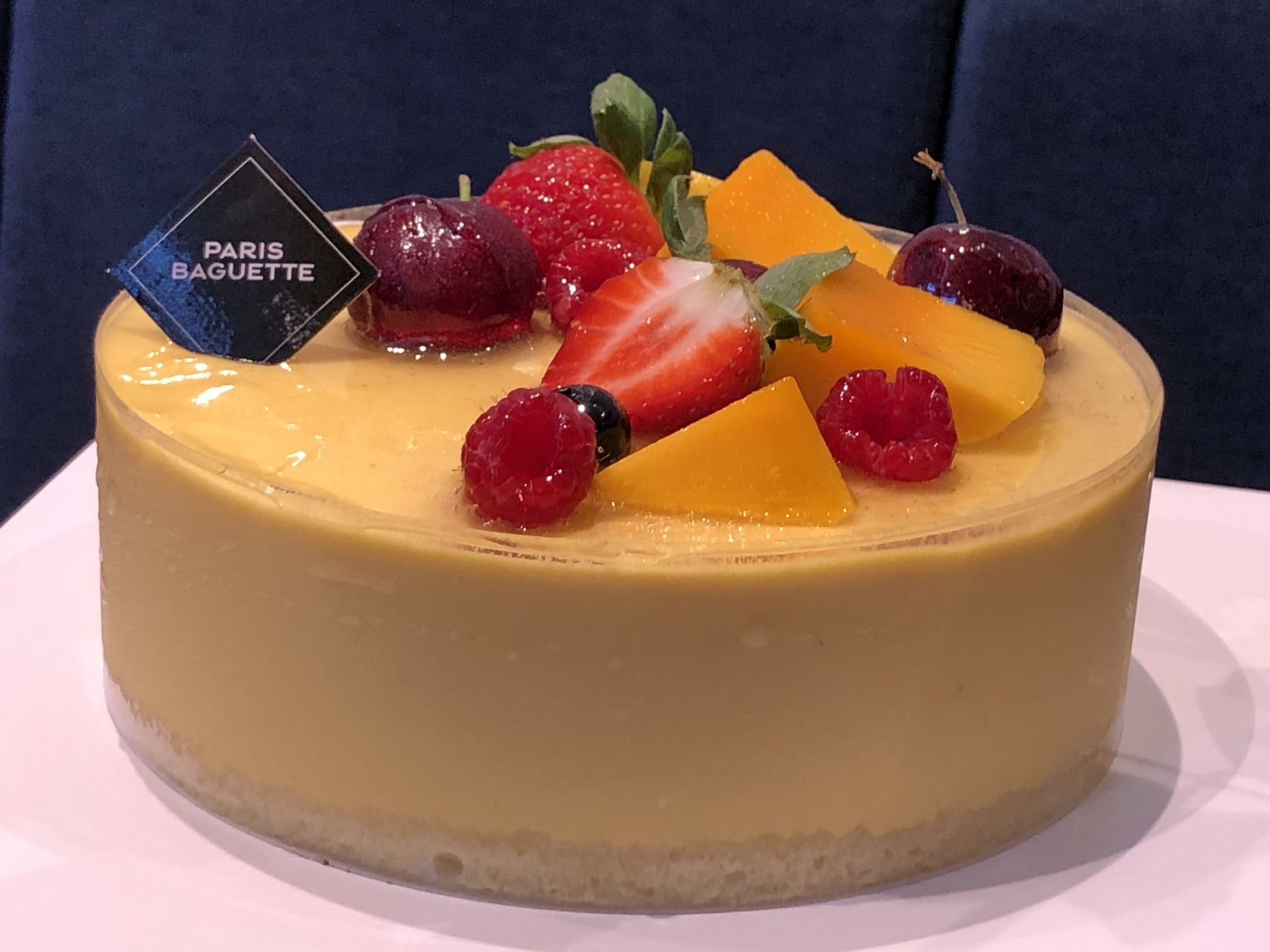 Yuzu Mango Mousse Cake (Sumber gambar: Indah Permata Hati/Hypeabis.id)