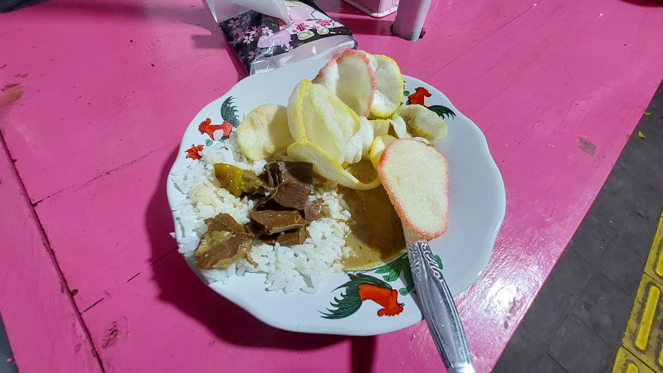 Seporsi gultik yang dijual di daerah Blok M. (Sumber gambar : Desyinta Nuraini/Hypeabis.id) Seporsi gultik yang dijual di daerah Blok M. (Sumber gambar : Desyinta Nuraini/Hypeabis.id)