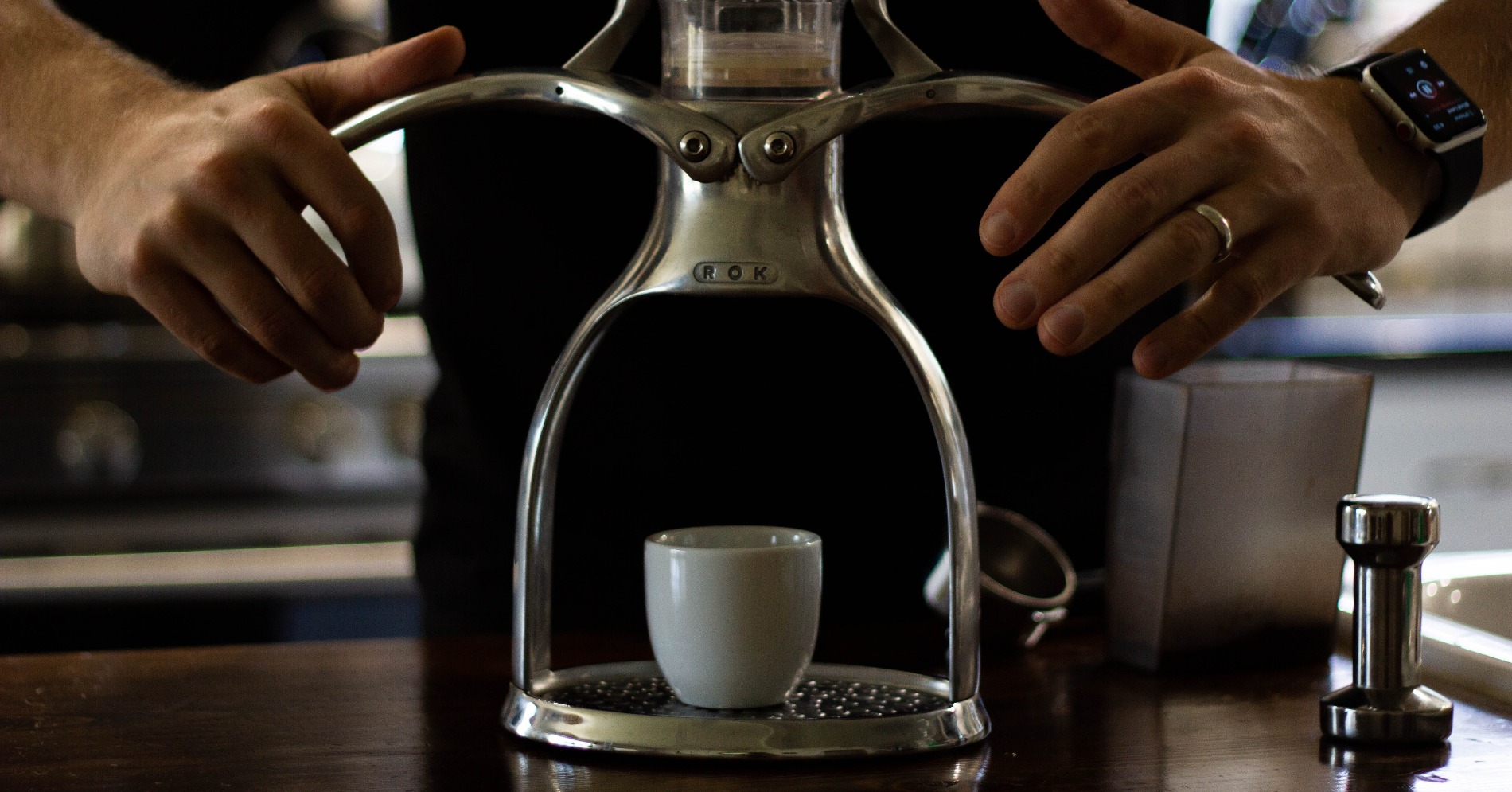 Manual Espresso Rokpresso. (Sumber gambar: Jhon Zook/Pexels) Manual Espresso Rokpresso. (Sumber gambar: Jhon Zook/Pexels)
