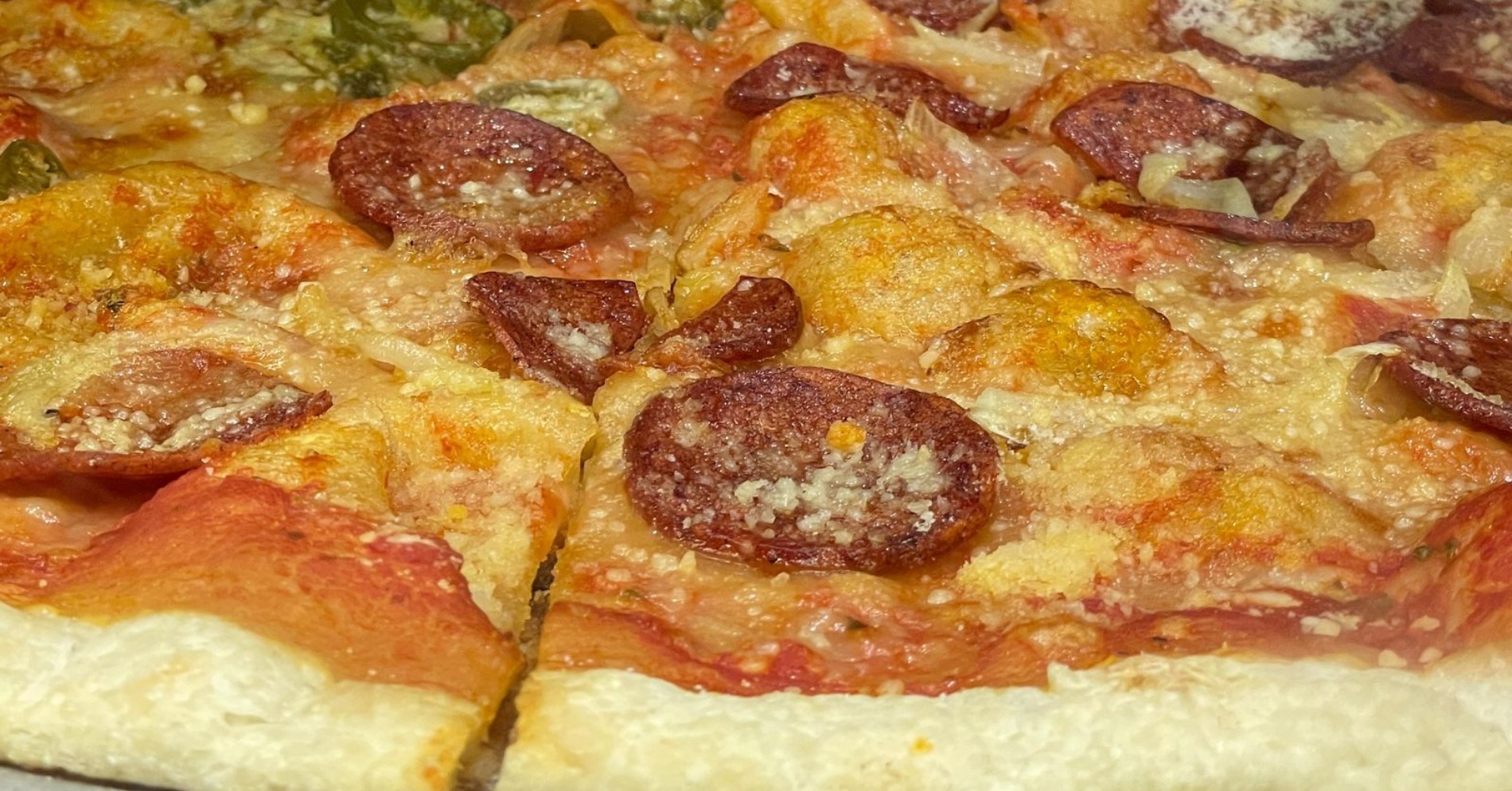 Mencicipi Gurihnya Pizza Tipis dan Lebar ala New York Style