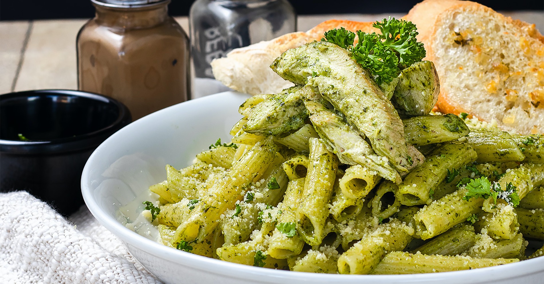 2 Resep Olahan Pasta Saus Pesto, Enggak Kalah Enak dengan Saus Lain