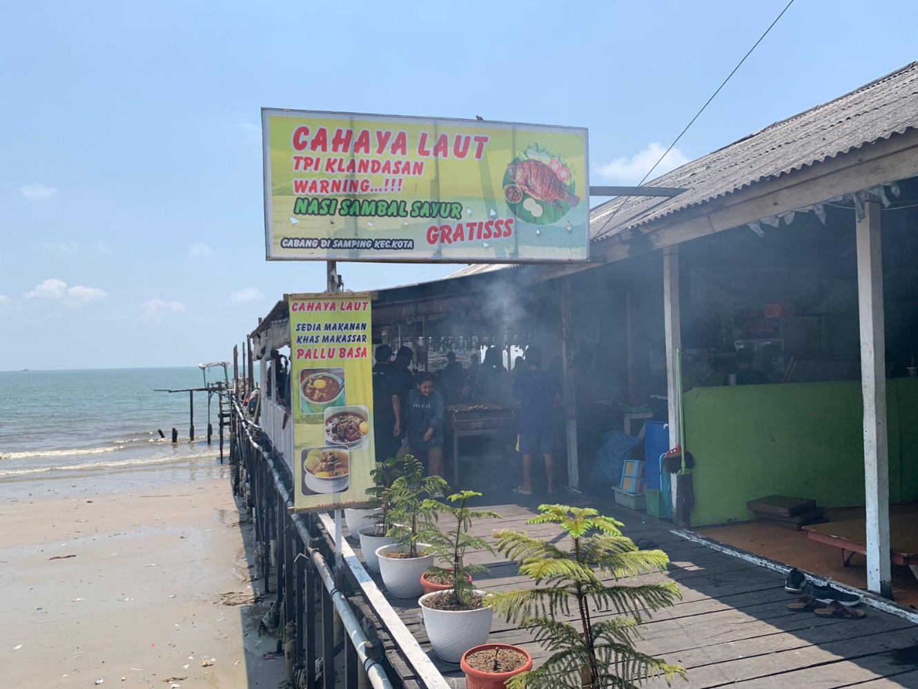 Ragam makanan laut di resto Cahaya Laut TPI Klandasan, Balikpapan, Kalimantan Timur. (Sumber gambar: Hypeabis.id/Luke Andaresta) Ragam makanan laut di resto Cahaya Laut TPI Klandasan, Balikpapan, Kalimantan Timur. (Sumber gambar: Hypeabis.id/Luke Andaresta)