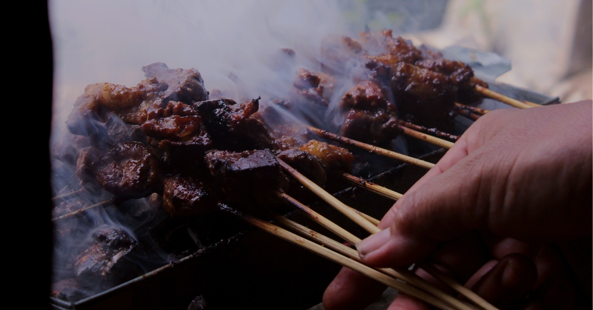 Sate (sumber gambar Unsplash/ Fitria Yusrifa)