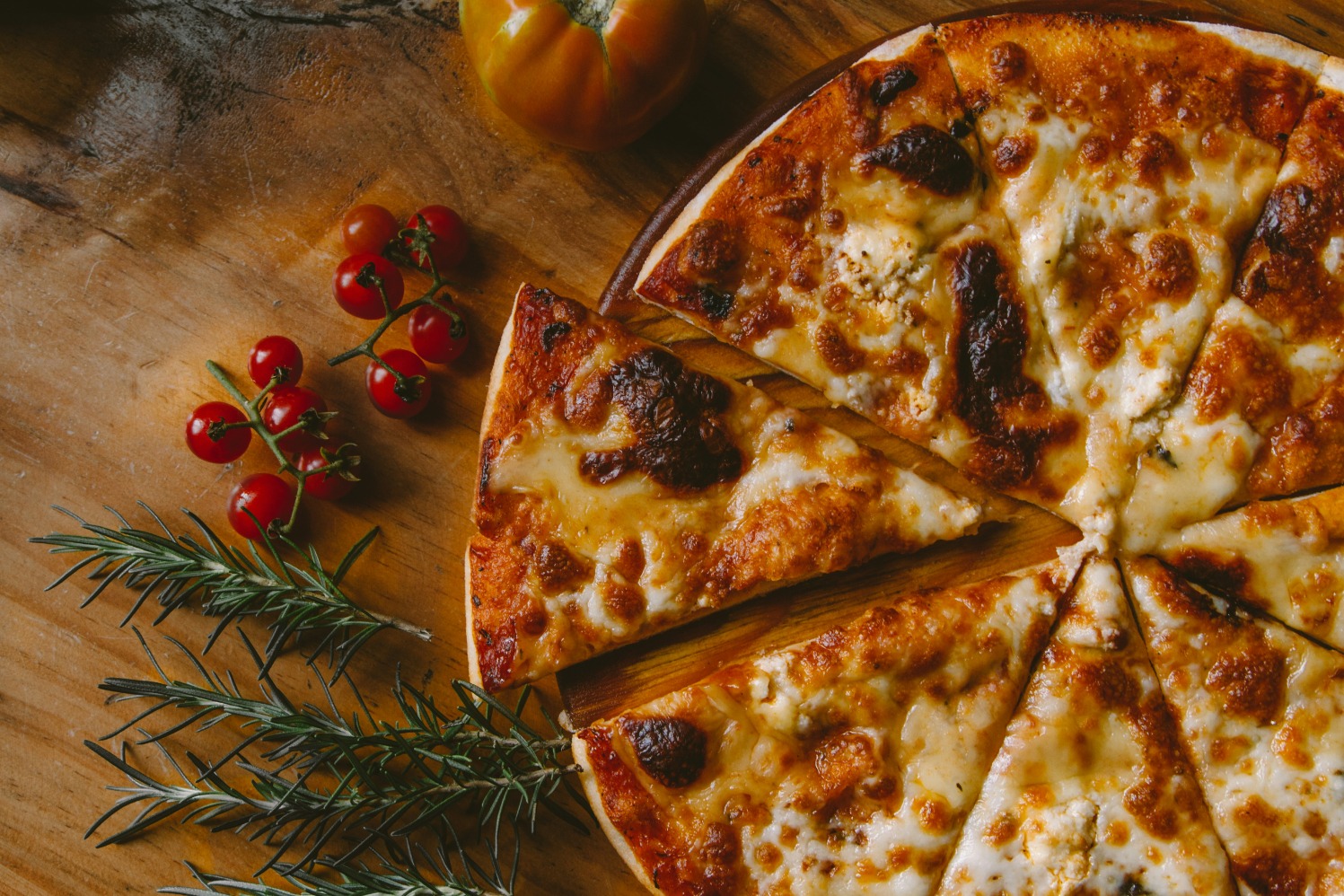 Pizza. (Sumber gambar: Ivan Torres/Unsplash)