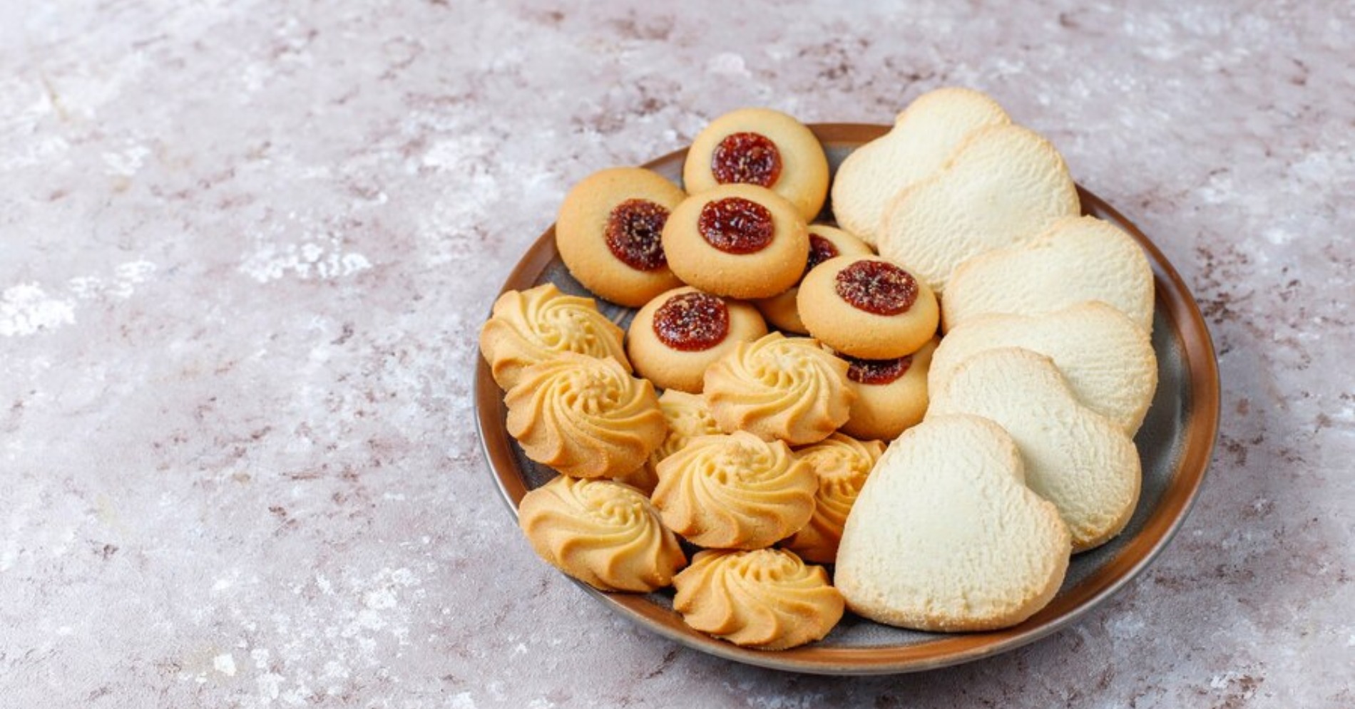 Kue kering (Sumber foto: freepik/azerbaijan_stockers)