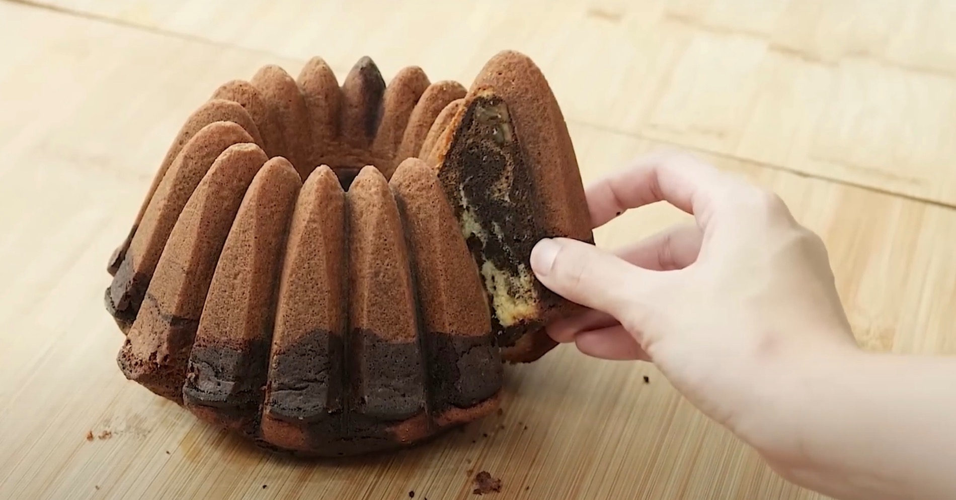 Marble cake ala Chef Devina. (Sumber gambar : YouTube Anchor) Marble cake ala Chef Devina. (Sumber gambar : YouTube Anchor)
