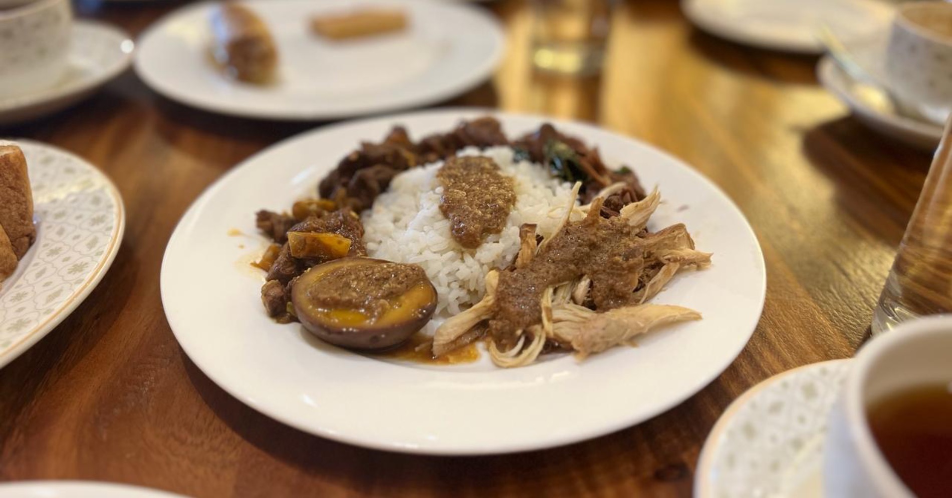 Seporsi gudeg yang disajikan dalam menu sarapan di Tentrem Yogyakarta (Sumber gambar: Indah Permata Hati/Hypeabis.id) Seporsi gudeg yang disajikan dalam menu sarapan di Tentrem Yogyakarta (Sumber gambar: Indah Permata Hati/Hypeabis.id)