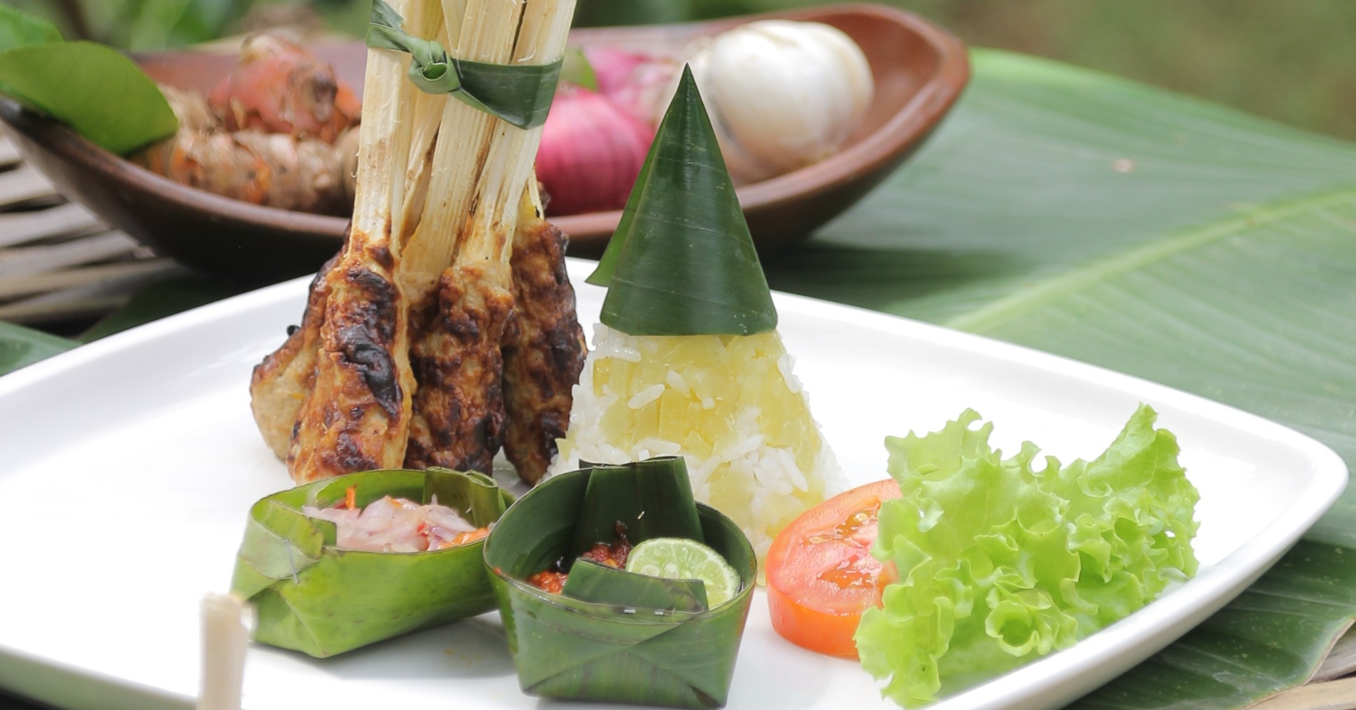 Ada Ayam Betutu Hingga Es Daluman, Cek 5 Kuliner Khas Bali yang Tidak Boleh Dilewatkan