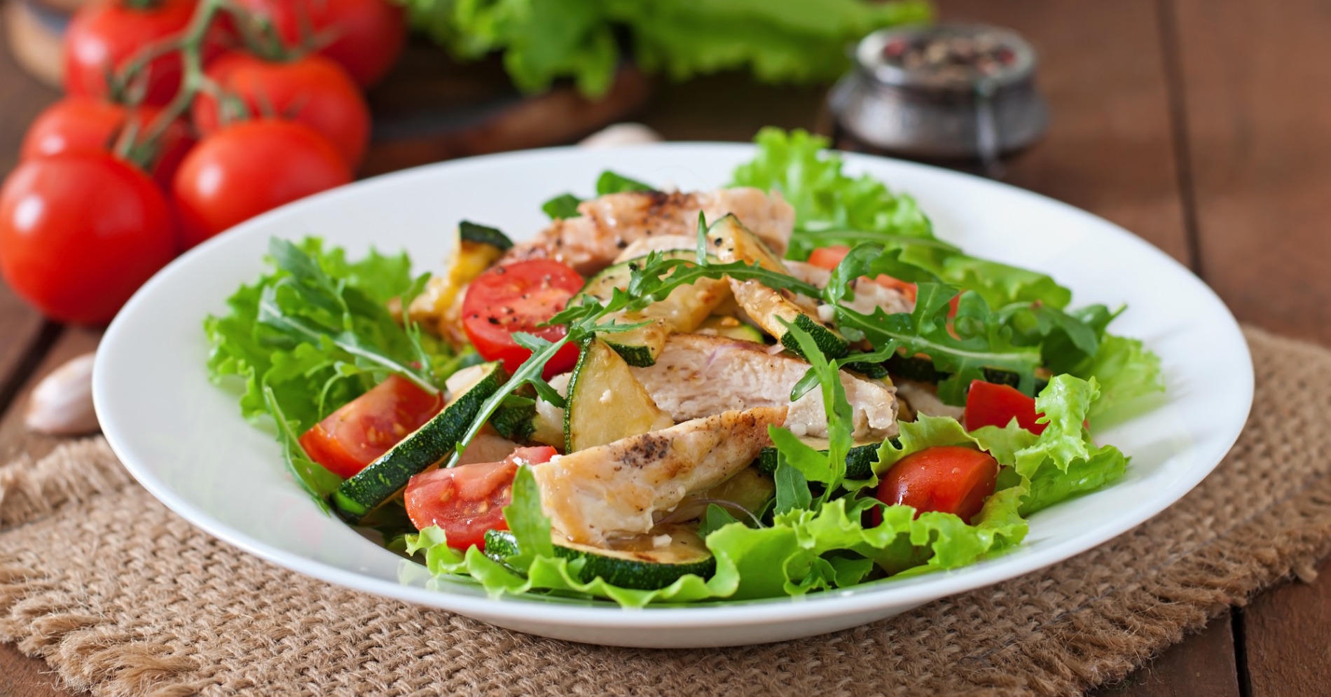 3 Resep Bekal Makan Siang Tinggi Protein, Ada Tahu Telur Orak-arik sampai Salad Dada Ayam