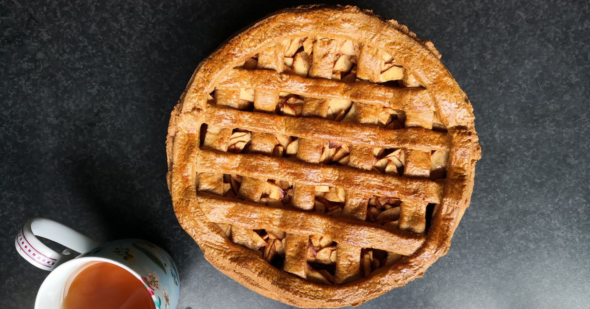 Resep Mudah Bikin Apple Pie dan Fruity Pie