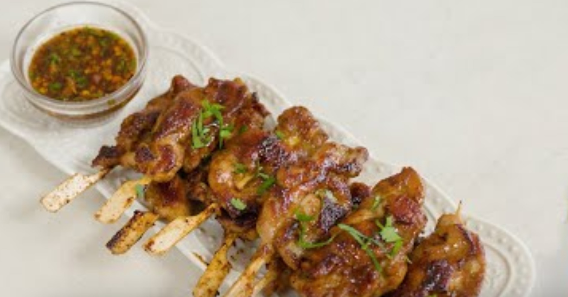 Resep Sate Ayam Moo Ping dengan Nam Jim Sauce, Street Food Thailand Versi Halal ala Masterchef Amelia Chuatan