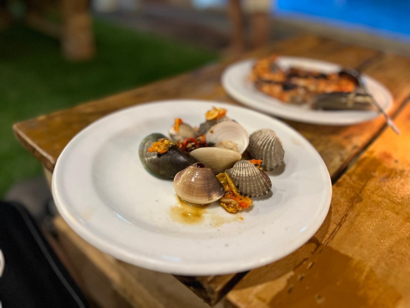Hidangan seafood ala Jimbaran dari Klub Kelapa Gading (Sumber gambar: Indah Permata Hati/Hypeabis.id) Hidangan seafood ala Jimbaran dari Klub Kelapa Gading (Sumber gambar: Indah Permata Hati/Hypeabis.id)