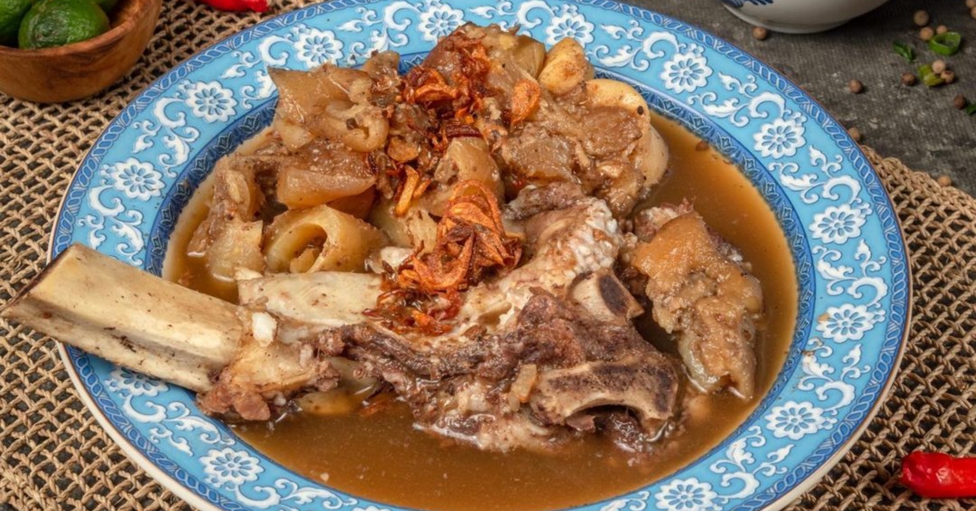 Cara Membuat Sop Konro Khas Makassar yang Empuk & Lezat