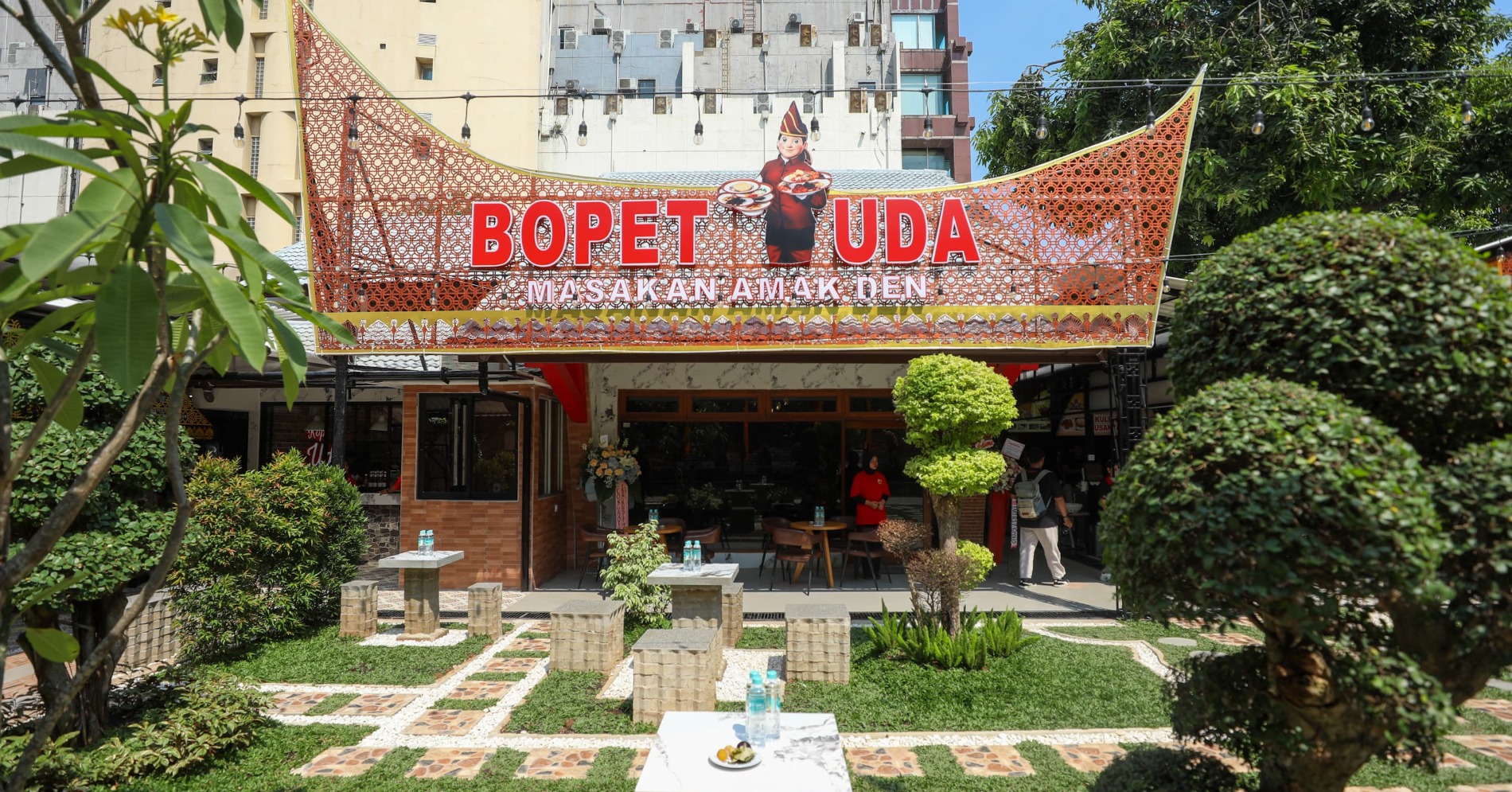 Restoran Bopet Uda Sajikan Masakan Minang Rumahan yang Autentik