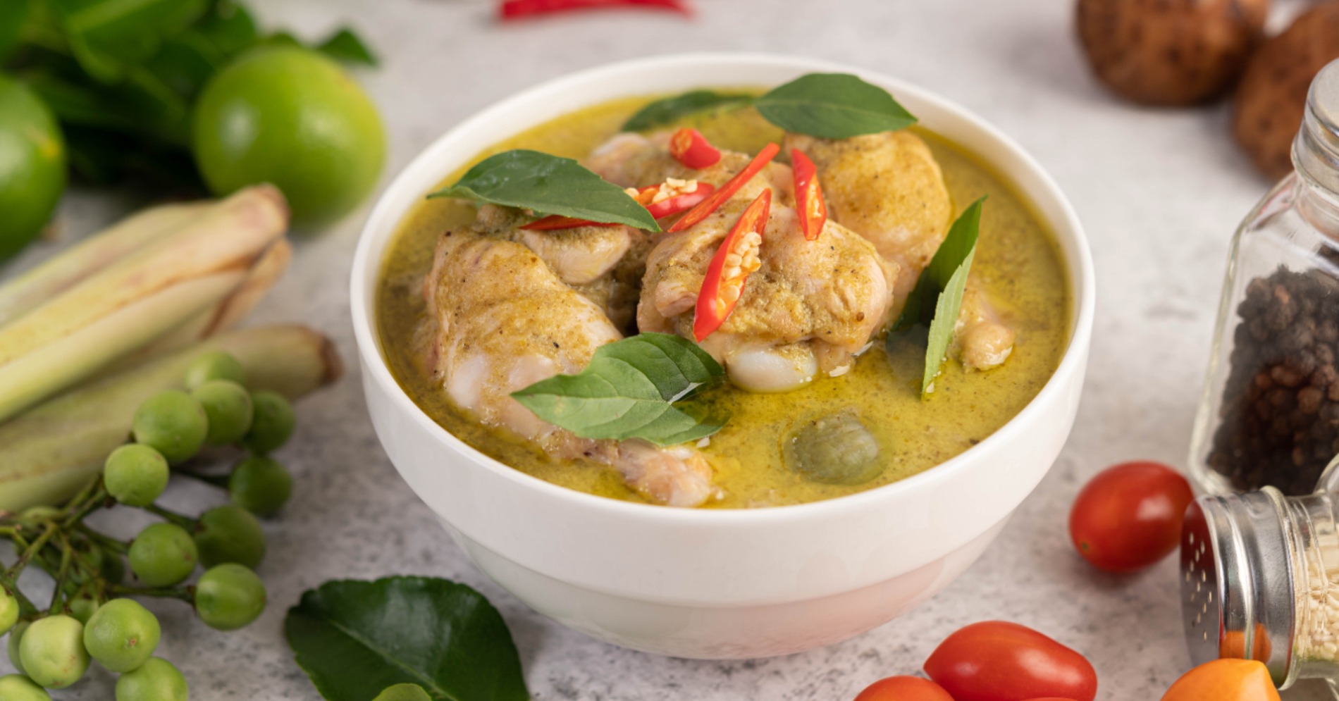 Resep Opor Ayam Kuah Kuning untuk Hidangan Malam Tahun Baru