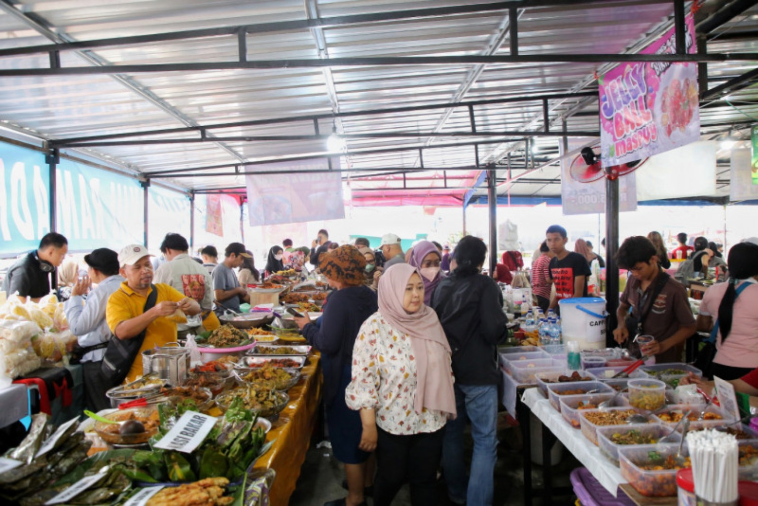 Sentra takjil di Benhil. (Sumber gambar: situs resmi pemprov Jakarta)