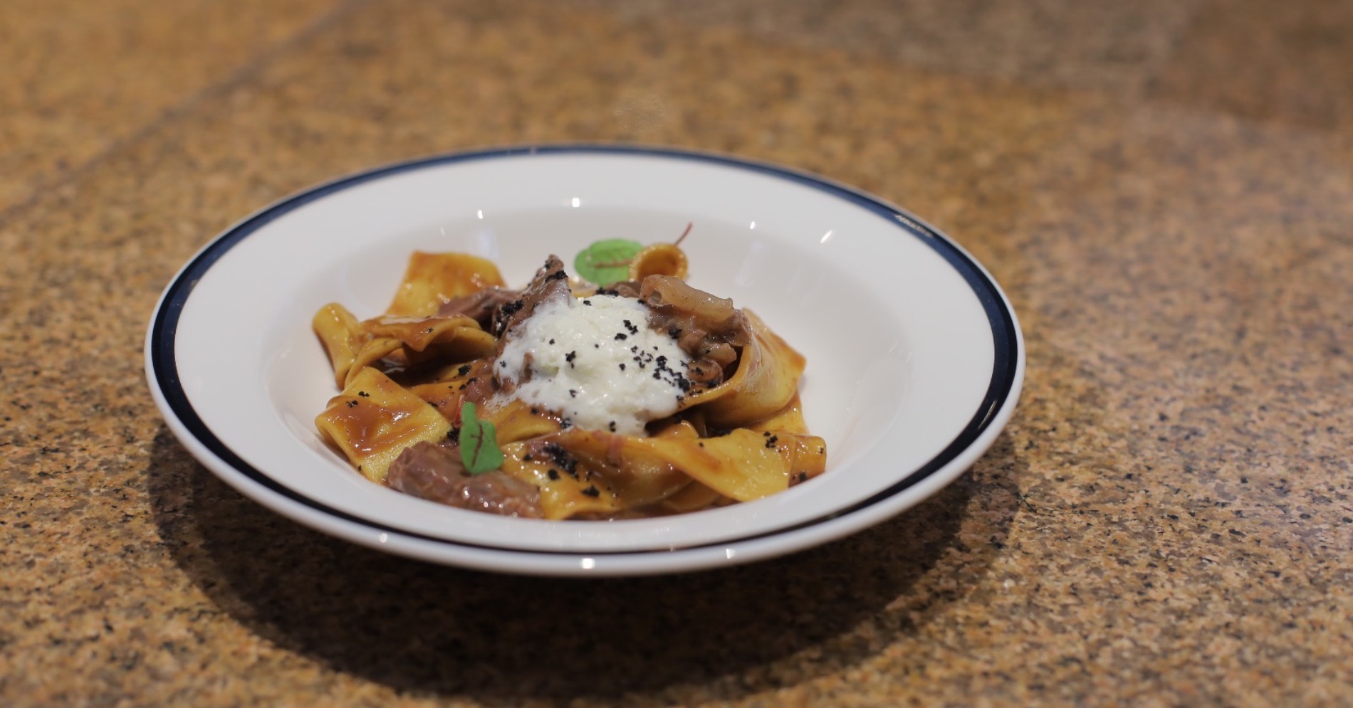 Homemade Saffron Pappardelle (Sumber gambar: Homemade Saffron Pappardelle (Sumber gambar: