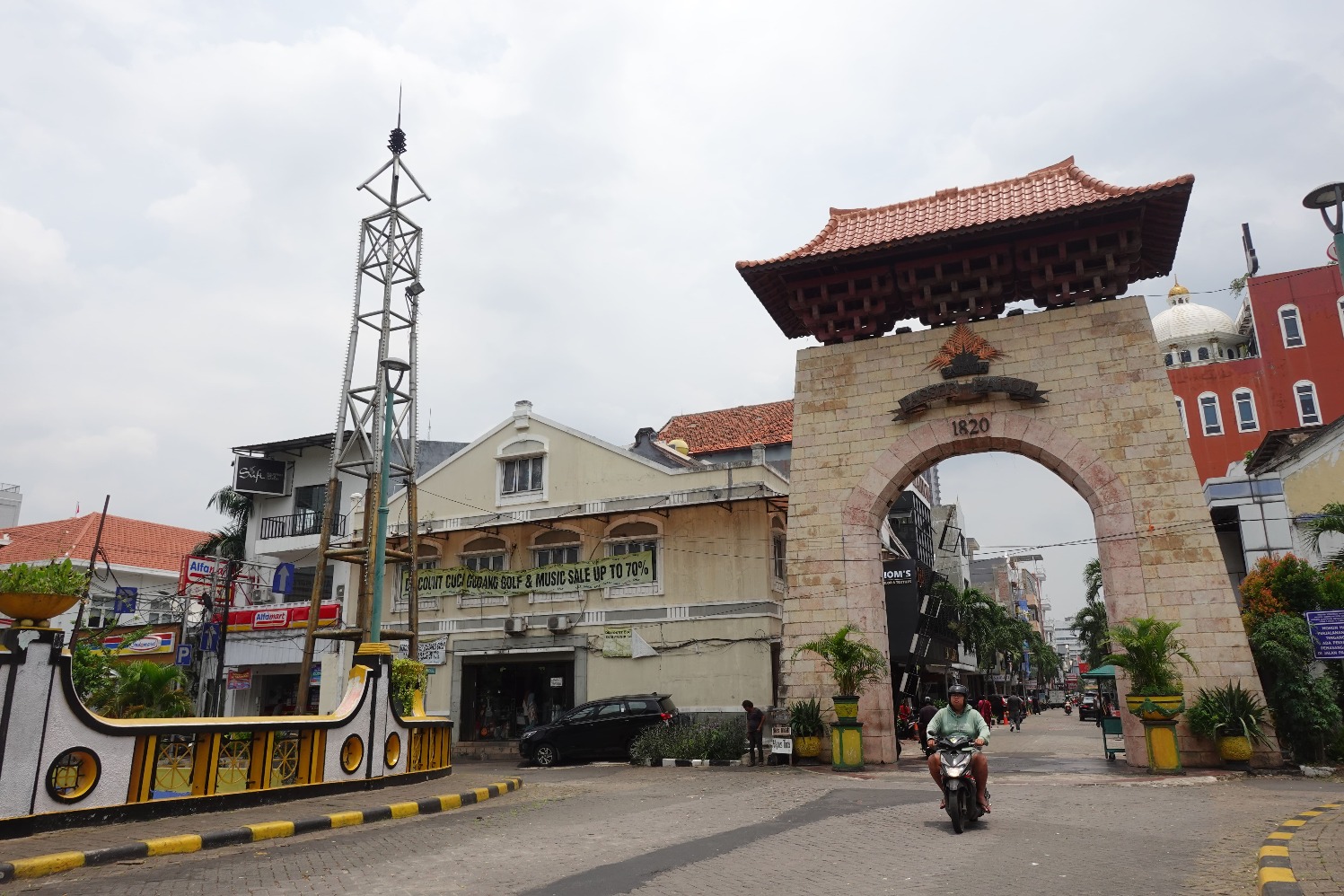 Kawasan Pasar Baru, Jakarta (Sumber gambar: Chelsea Venda/Hypeabis.id) Kawasan Pasar Baru, Jakarta (Sumber gambar: Chelsea Venda/Hypeabis.id)