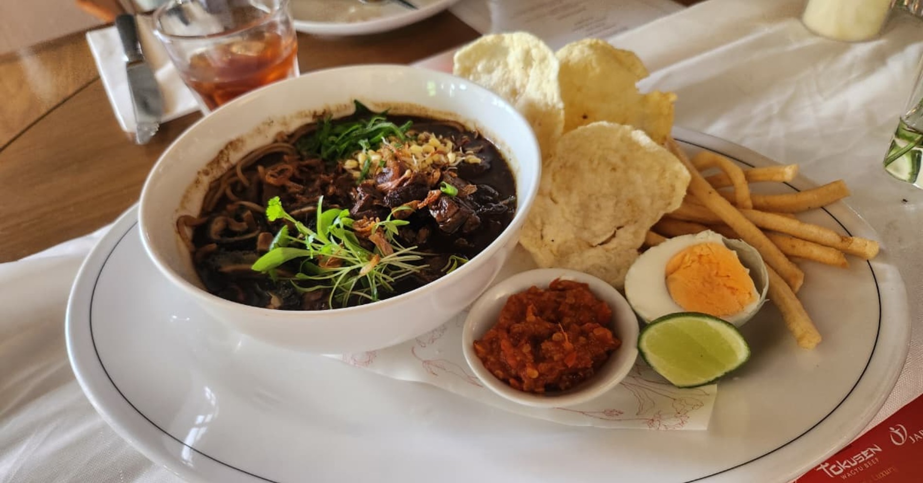 Review Menu Silk Bistro, Ayam Bakar Madu sampai Mie Rawon