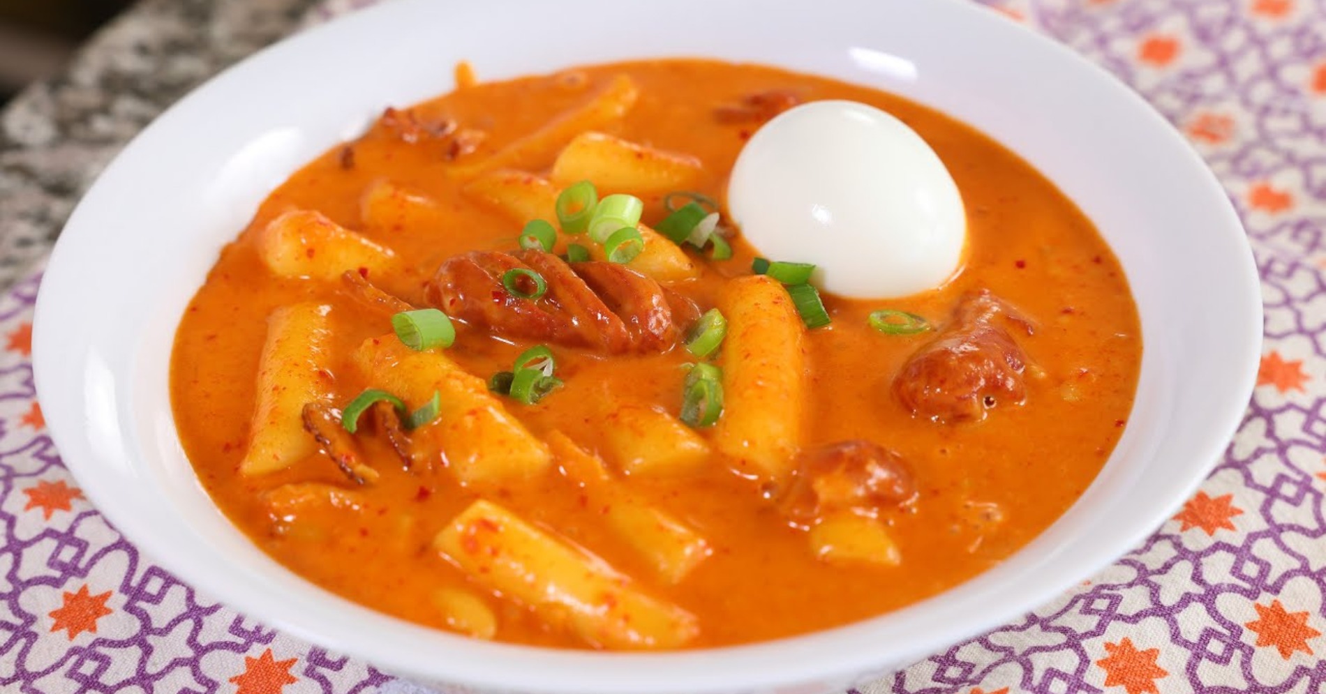 Resep Ros&eacute; Tteokbokki, Jajanan Korea yang Gurih & Creamy